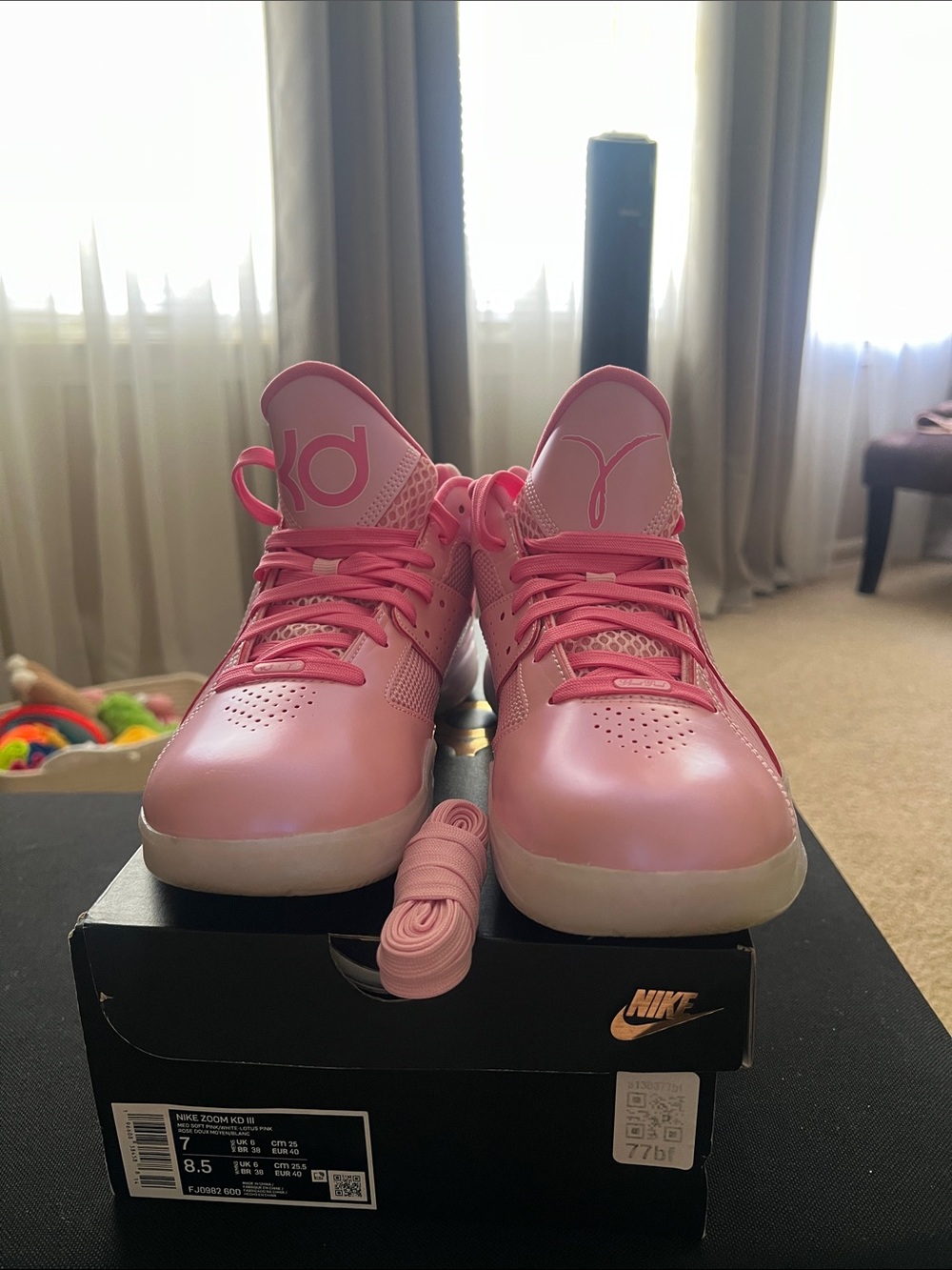 Nike KD Pink Basketball Shoes